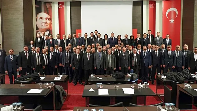 CHP İl Başkanları Kurultay'a Kapı Kapattı, Erken Seçim İstedi