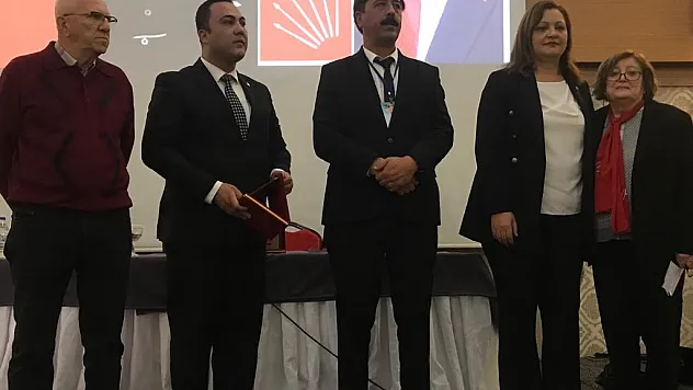 CHP’nin üç adaylı il kongresi gergin başladı