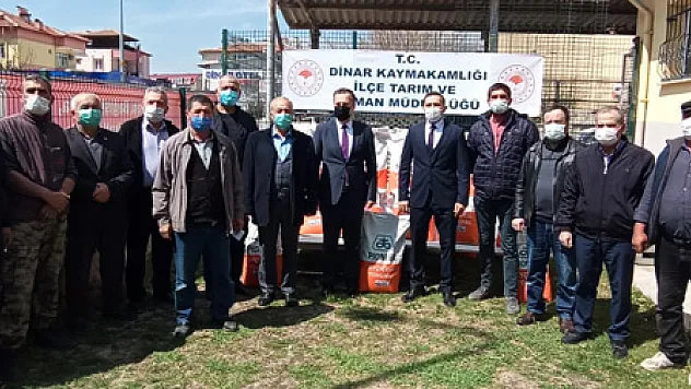 Çiftçilere ayçiçeği tohumu dağıtıldı