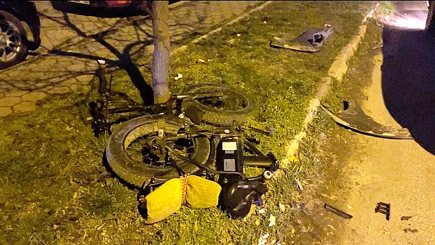 Çocuğun Kullandığı Otomobil Bisiklete Çarptı: 2 Çocuk Yaralandı