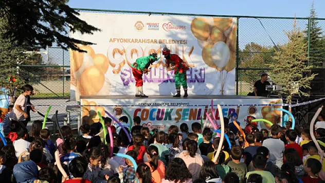 Çocuk şenliği devam ediyor