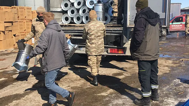 Cumhuriyet Sucukları'ndan  deprem bölgesine bir tır soba