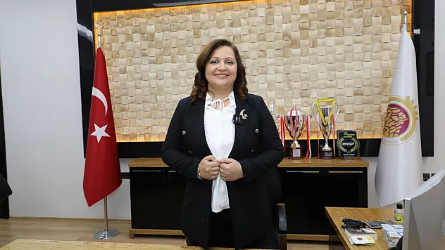 'Cumhuriyetimiz 101 Yaşında Ulu Bir Çınardır'