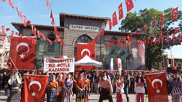 Cumhuriyet'in kazanıldığı topraklarda 100.'ncü yıl coşkusu