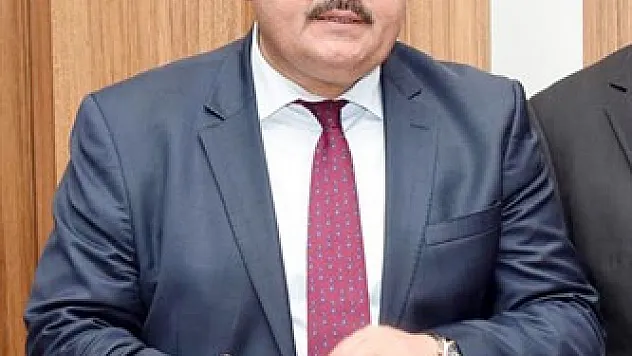 Darbecilerden Özkaya'nın aracına 4 kurşun!