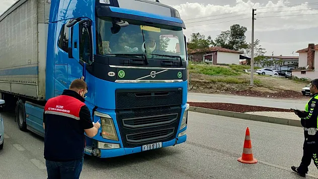 Dazkırı'da Hayvan Hareketleri Kontrol Edildi
