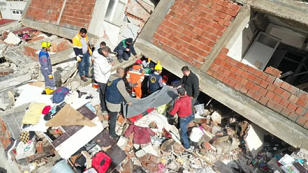 Deprem felaketinin 2’nci gününde can kaybı 5 bin 434’e yükseldi