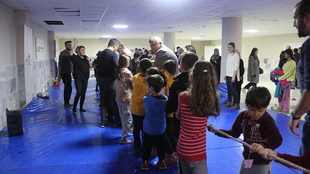 Depremzede çocuklara özel program