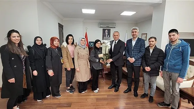 Depremzede gençlerden Müftülük’e teşekkür
