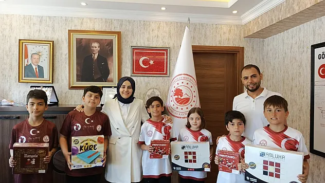 Dereceye Giren Öğrencilerden Kaymakama Ziyaret