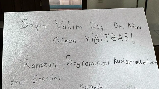 Devlet Ana'ya Malatya'lı Miniklerden Bayram Tebriği
