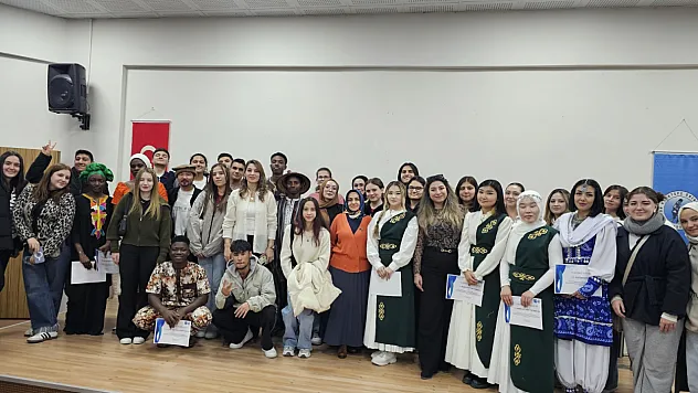 Dinar'da uluslararası buluşma