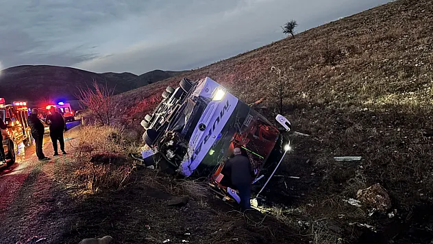 Dinar Yolu Kana Bulandı: 2 Ölü, 21 Yaralı