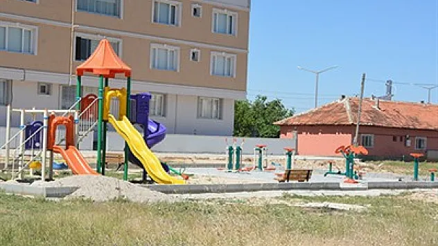 Dinar'da çocuk oyun parkı sayısı arttı