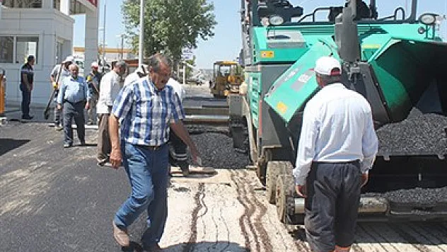 Dinar'da hastane bölgesine asfalt serildi