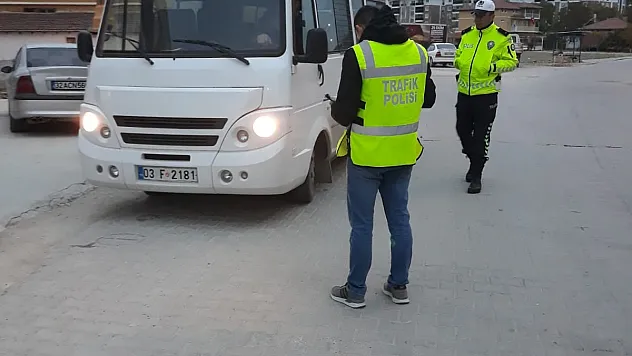 Dinar'da öğrenci servislerine yönelik polis denetimi