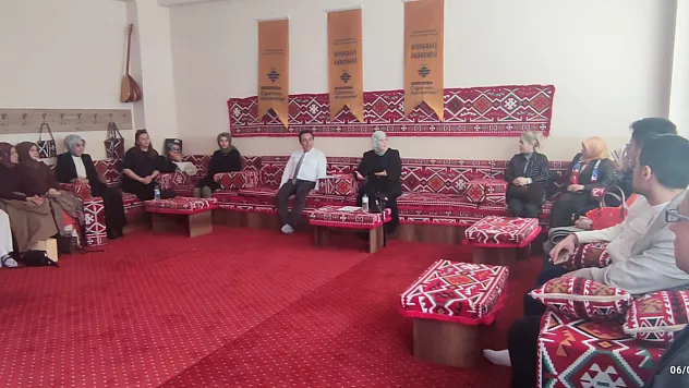 Dirilişin Simgesi Sezai Karakoç anlatıldı