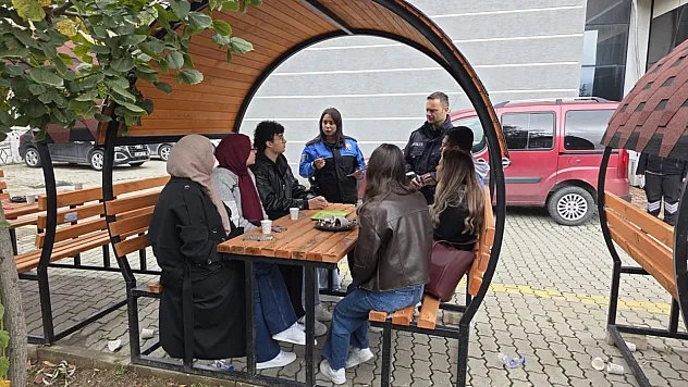 Dolandırıcılığa Karşı Polis Öğrencileri Uyardı