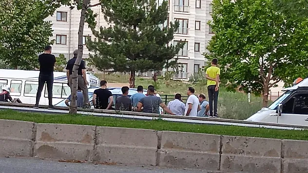 Dolmuşçuların yolcu alma meselesinden çıkan kavgada kan aktı