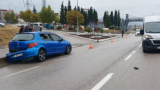 Domaniç Emniyet Kavşağı'nda Yine Kaza
