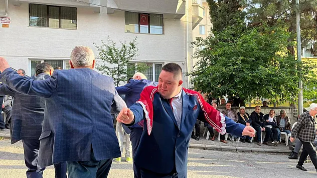 Down sendromlu Emre ve vefat eden annesinin hayali gerçek oldu