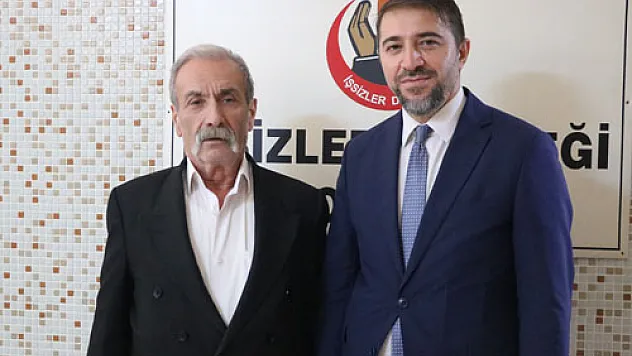Dr. Ersan Özgür, İşsizler Derneği’ni ziyaret etti