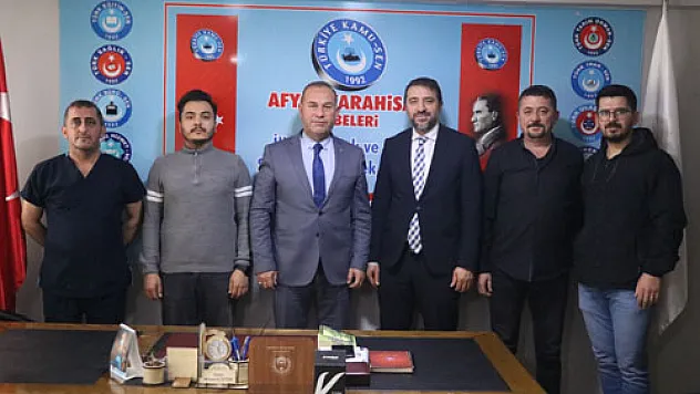Dr. Ersan Özgür, Türkiye Kamu-Sen İl Temsilciliğini ziyaret etti