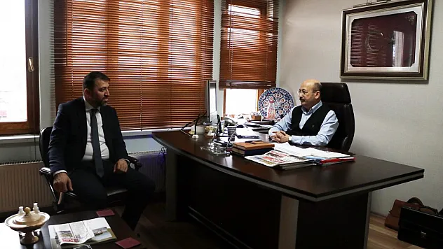 Dr. Özgür, Ülkücü camianın önde gelenlerini ziyaret etti