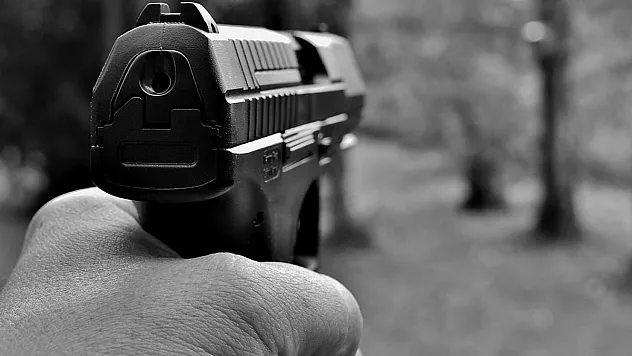 Düğün Sahibini Vurmak İsterken Kendi Yaralandı