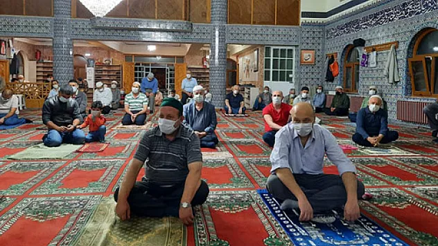 Dumlupınar Camii'nde Kur’an ziyafeti