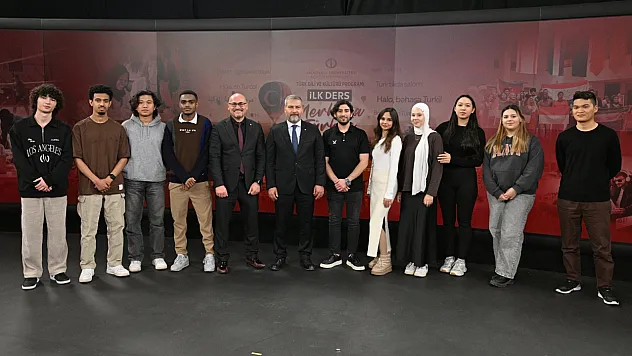 Dünyasının 123 Ülkesindeki Yaklaşık 4 Bin Öğrenci Türkçeye 'Merhaba' Dedi