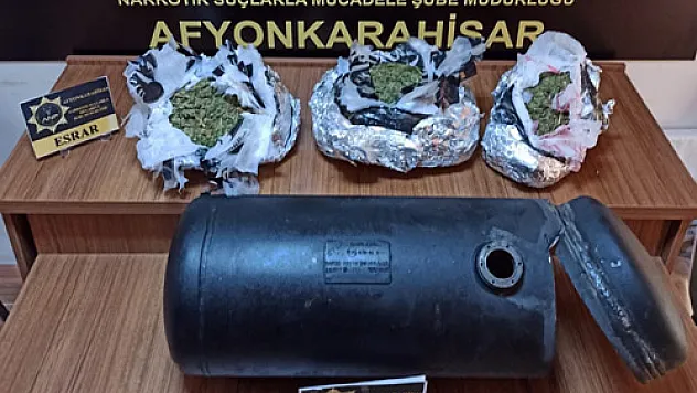 Durdurulan araçtan esrar çıktı