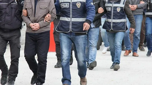 Düzmece Trafik Kazalarıyla Sigorta Şirketlerini Dolandıran 24 Kişi Tutuklandı