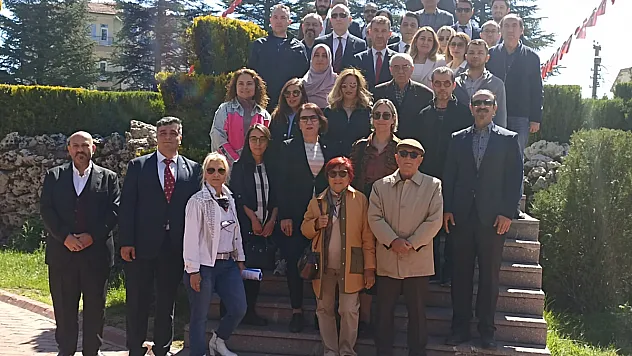 Eczacı Varsa Hayat Var!