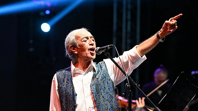 Edip Akbayram, Sevenlerini Üzdü...