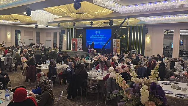 Eğitim Bir-Sen: Batı Medeniyetinin Çürümüşlüğü Ortaya Çıktı