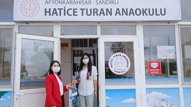 Eğitimci Başkan  meslektaşlarını unutmadı