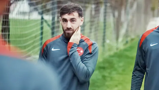 Eğlenceli Reklamda İki Afyonlu Yıldız