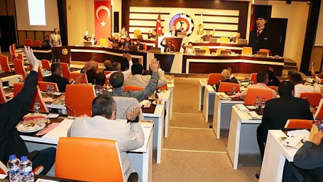 'Ekonomide gayret var ama sıkı tedbirler gerekiyor'