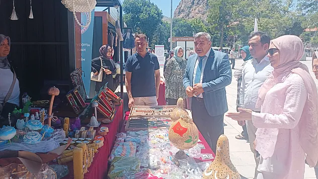 El Emeği Göz Nuru Çalışmalar Zafer Meydanında Görücüye Çıkıyor
