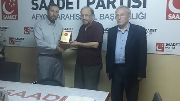 Eleştirdi, istifa etti