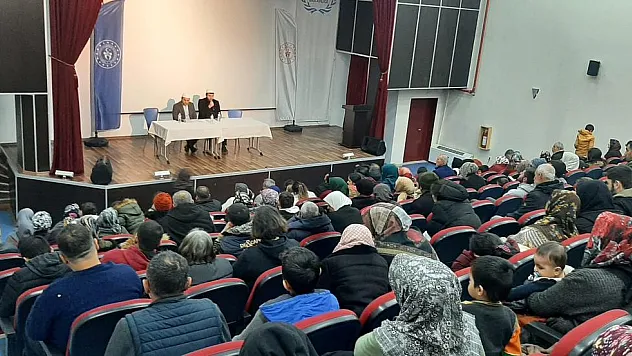 Eller semaya depremzedeler için açıldı