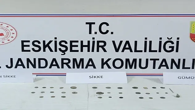 Ellerindeki Tarihi Eserlere Müşteri Ararken Jandarmaya Yakalandılar