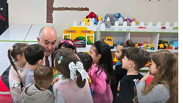 Emeksiz, Anaokulunda Miniklerle Buluştu