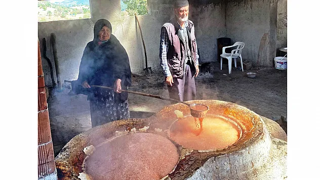 Emet Yağcık Köyünde Yöresel Ve Organik Pekmez Üretim Evinde İnceleme