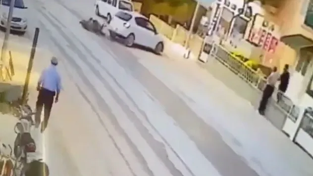 Emet’teki motosiklet kazası kameralara yansıdı