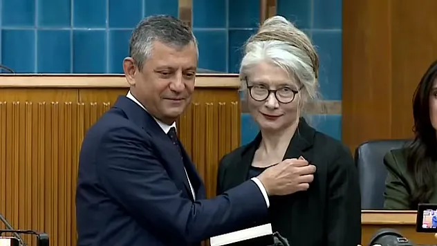 Emine Ülker Tarhan, Yeniden CHP'de! Emine Ülker Tarhan Kimdir?