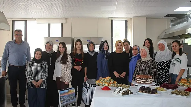 Emirdağ Belediyesi Mutfak Atölyesi'nde kurslar devam ediyor