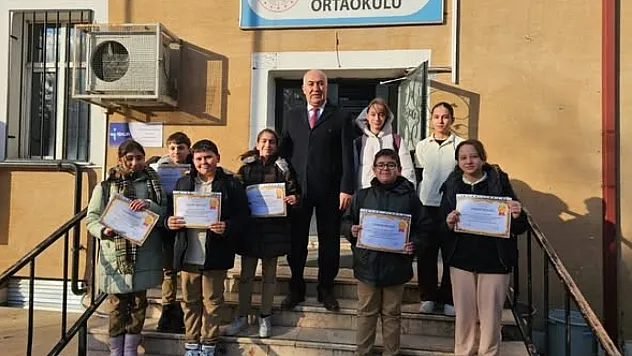 Emirdağ Ortaokulu'nun 'Ayın Öğrencileri' Ödüllendirildi