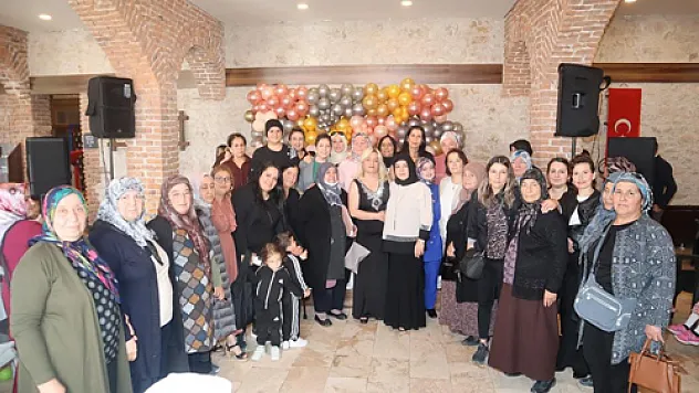 Emirdağ'da Anneler Günü konserle kutlandı